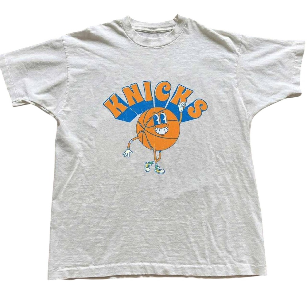 Gildan T-Shirt Womens Small White Excellent NY Knicks Basketball Graphic Tee - Picture 1 of 1